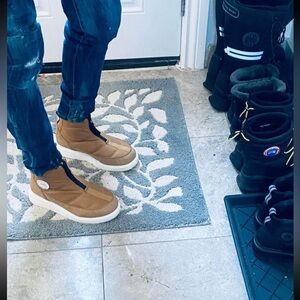 Canada goose cypress boots size 42